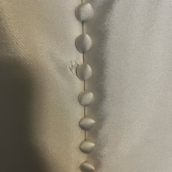 Monique Lhuillier Bliss wedding dress size 8 - Picture 6 of 10